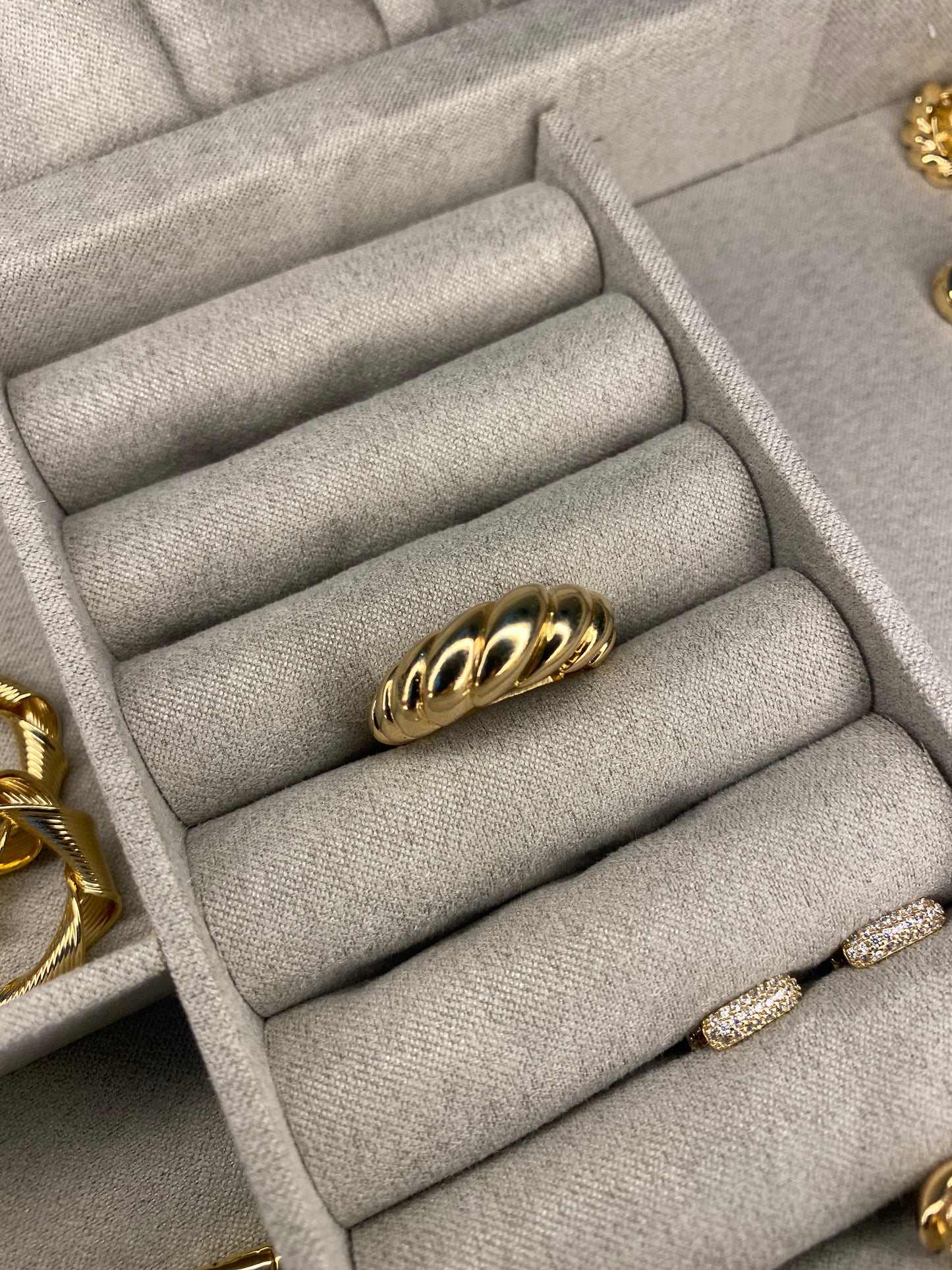 Amorcito Corazon Ring